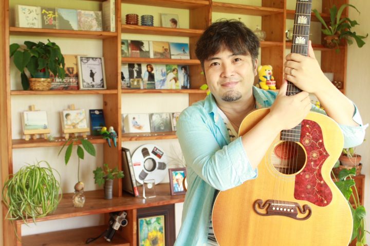 【白浜町ふるさと納税】白浜町出身シンガーソングライター・古家学があなたのためにオリジナルソング制作を返礼品として出品